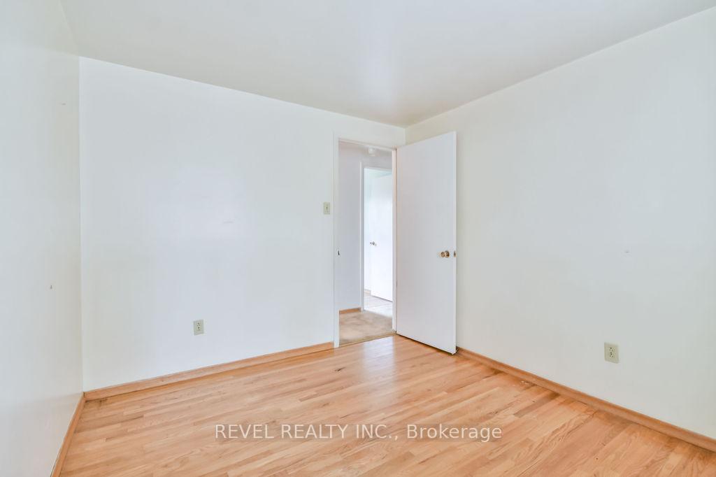 Photo 23 of 37 Broadmoor Avenue, Barrie, Allandale Heights — HOMEH