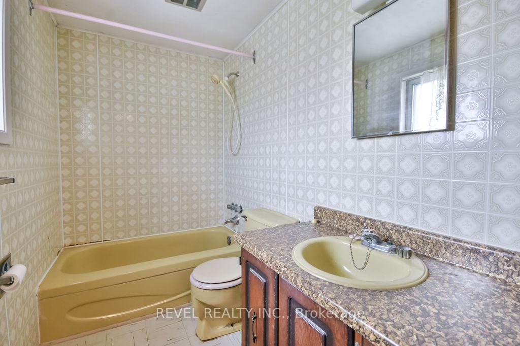 Photo 29 of 37 Broadmoor Avenue, Barrie, Allandale Heights — HOMEH