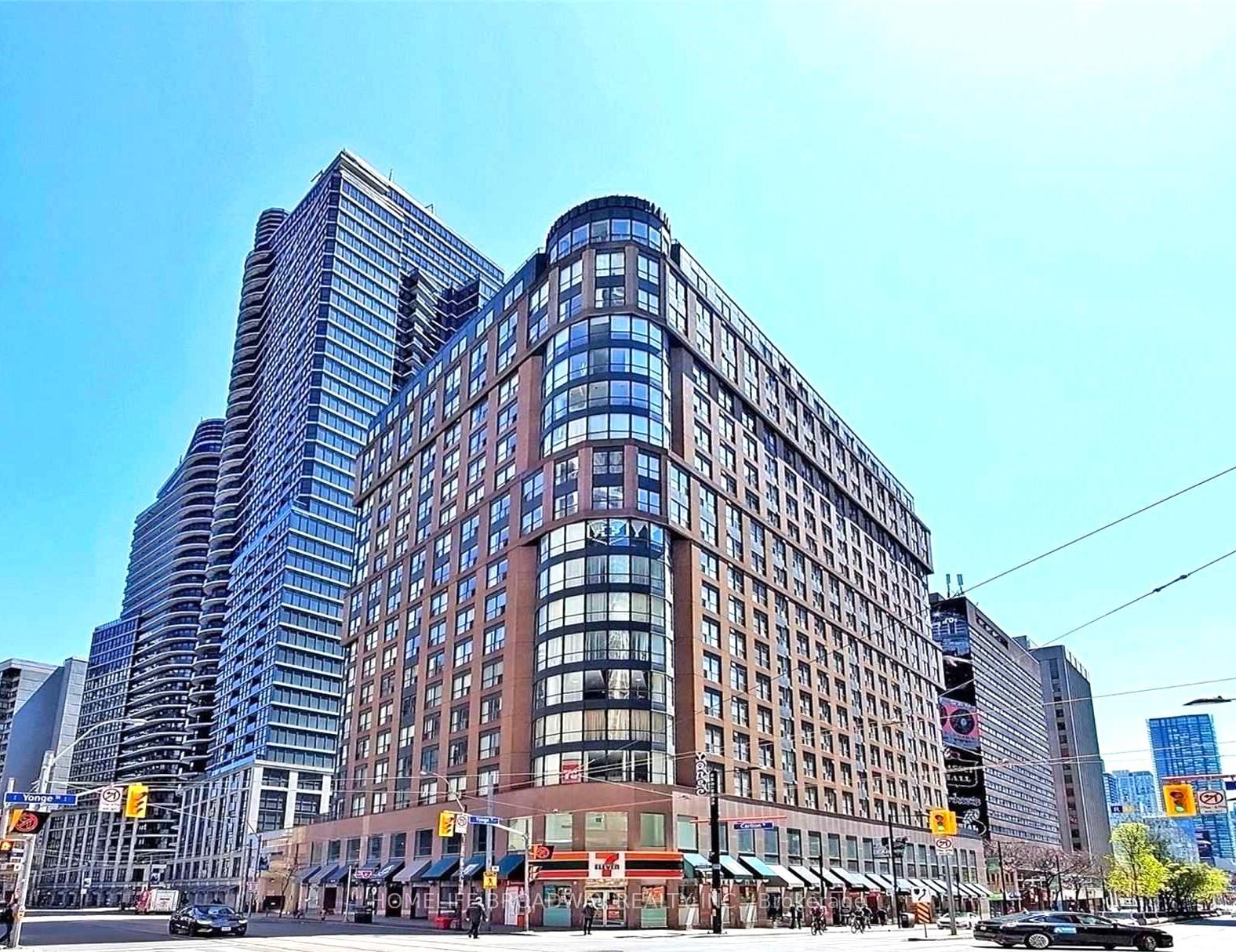Front of Unit 809, 7 Carlton Street