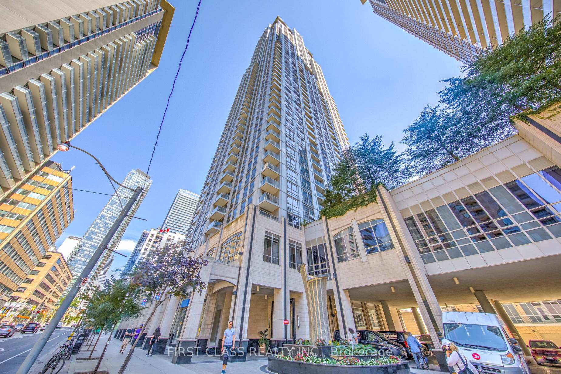 Front of Unit 2813, 761 Bay Street