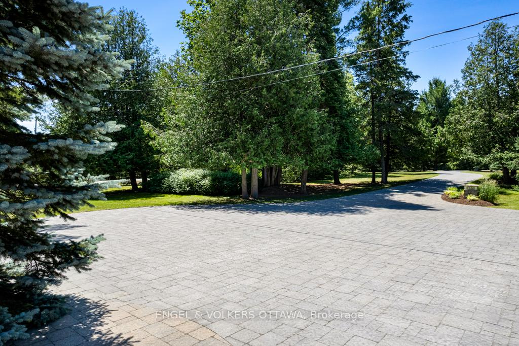 Photo 2 of 656 Spruce Ridge Road, Ottawa, Huntley Ward (South West) — HOMEH