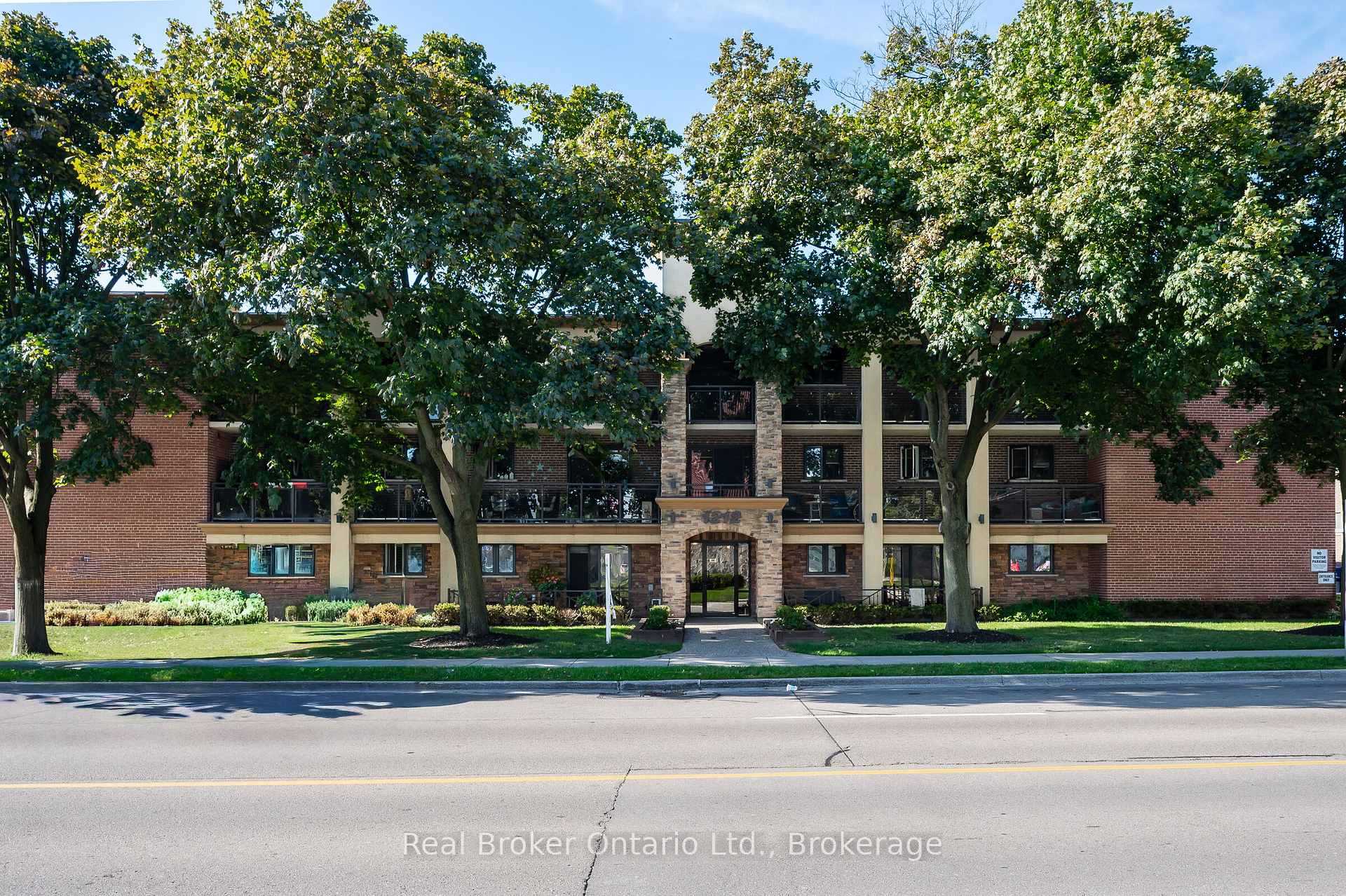 Front of Unit 303, 1212 Fennell Avenue E