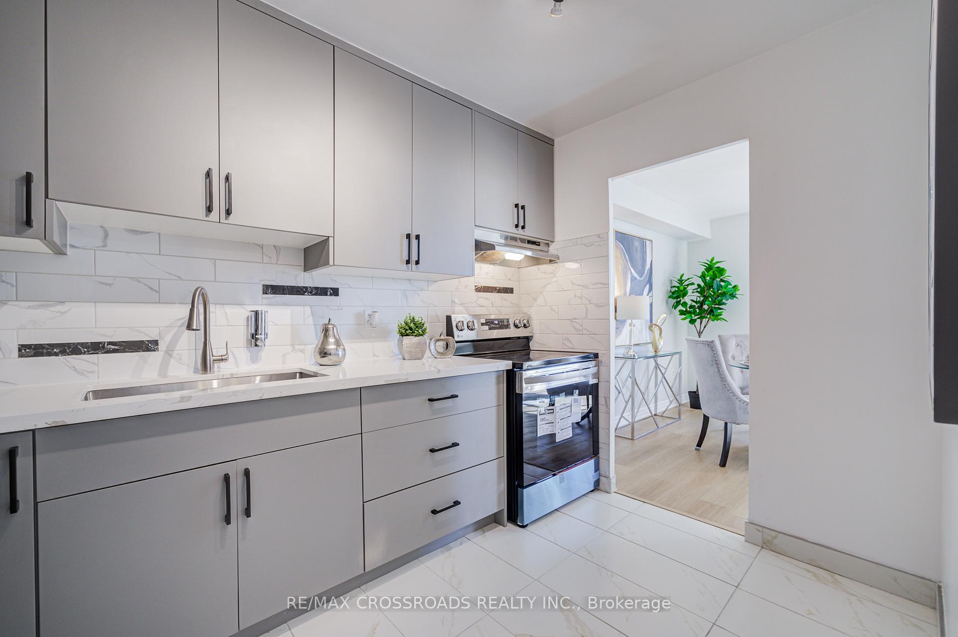 Photo 6 of Unit 1202, 5 Massey Square, Toronto, Crescent Town — HOMEH