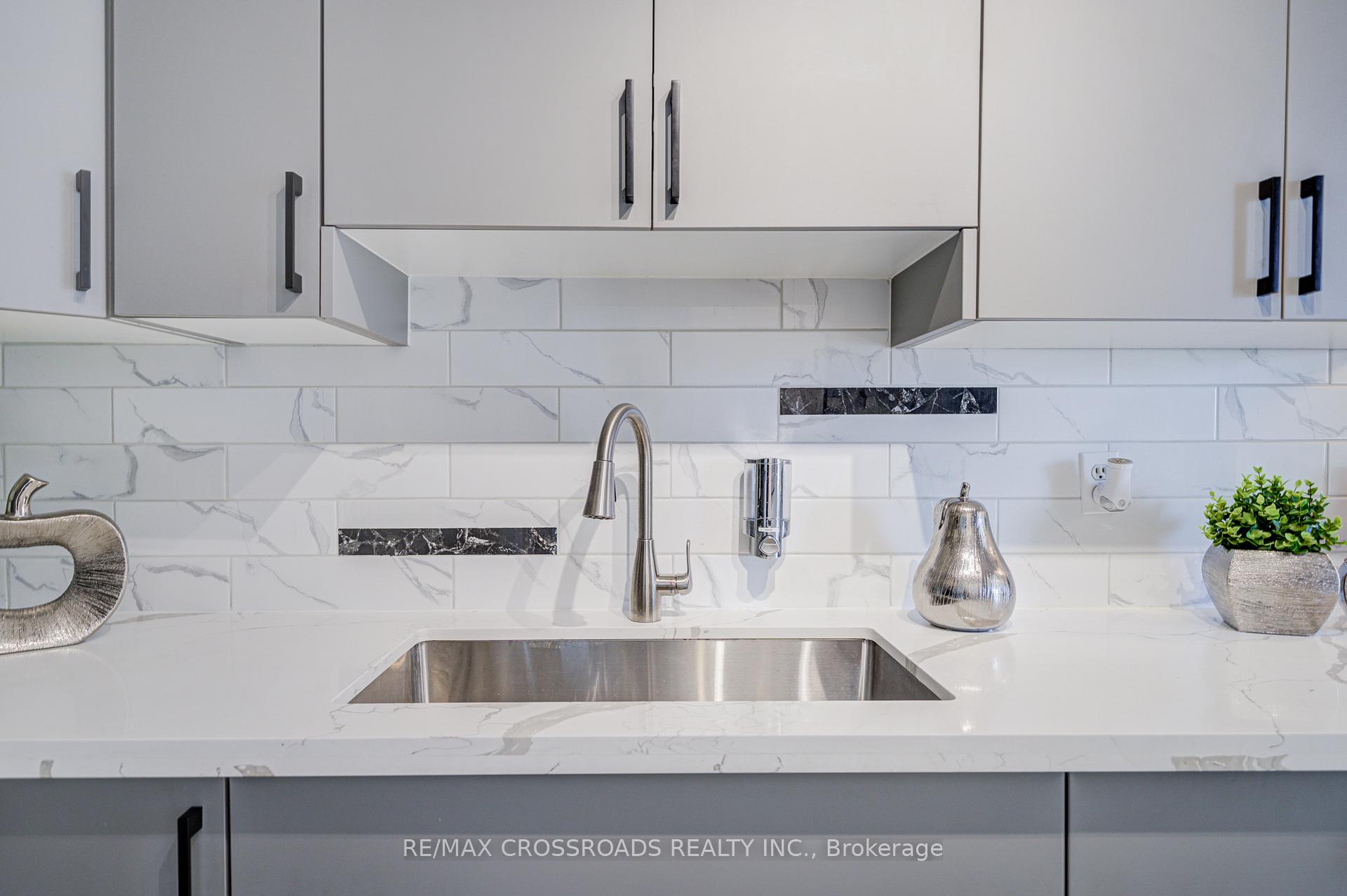 Photo 7 of Unit 1202, 5 Massey Square, Toronto, Crescent Town — HOMEH
