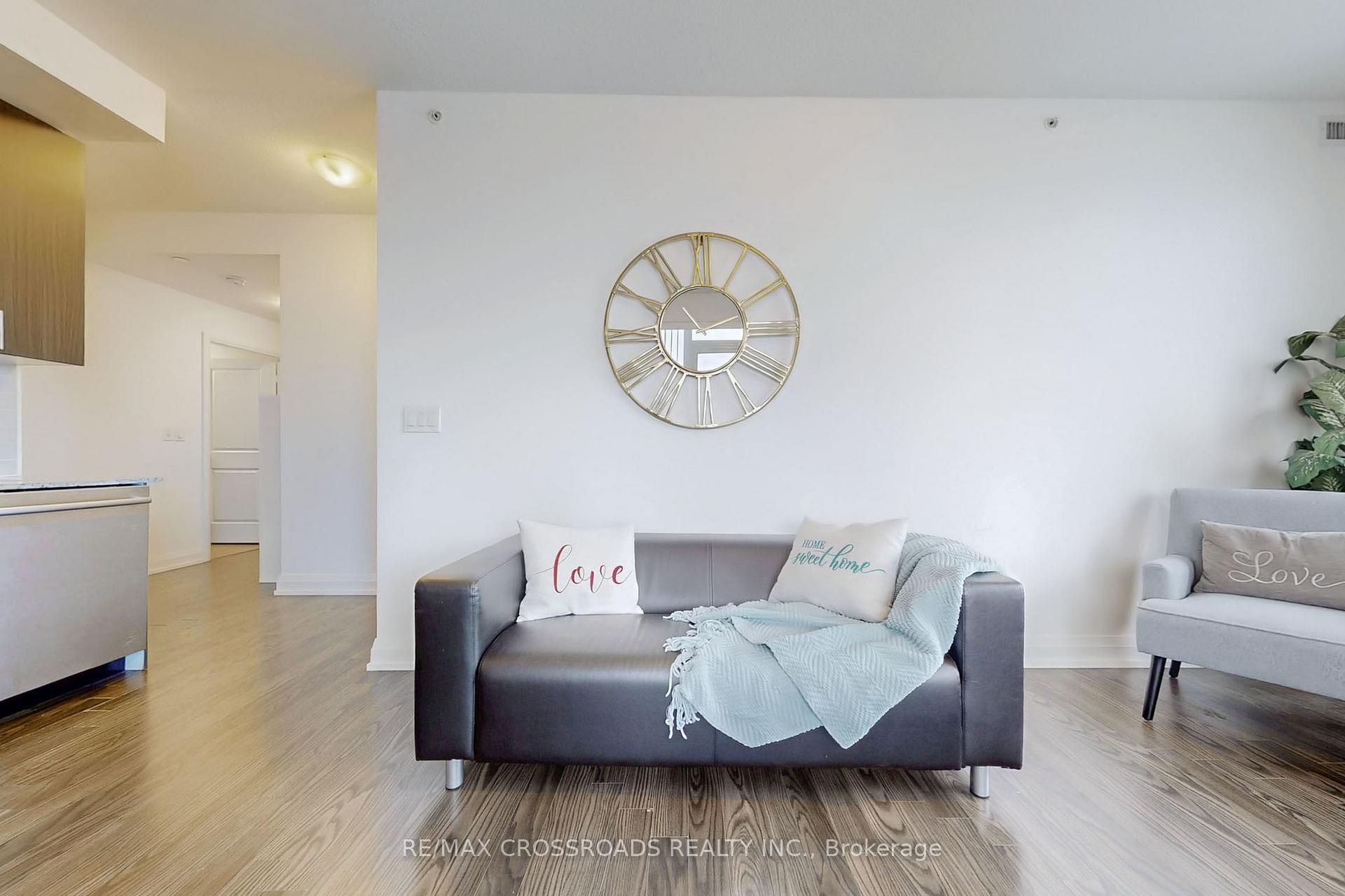 Photo 3 of Unit 2408, 7171 Yonge Street, Markham, Thornhill — HOMEH