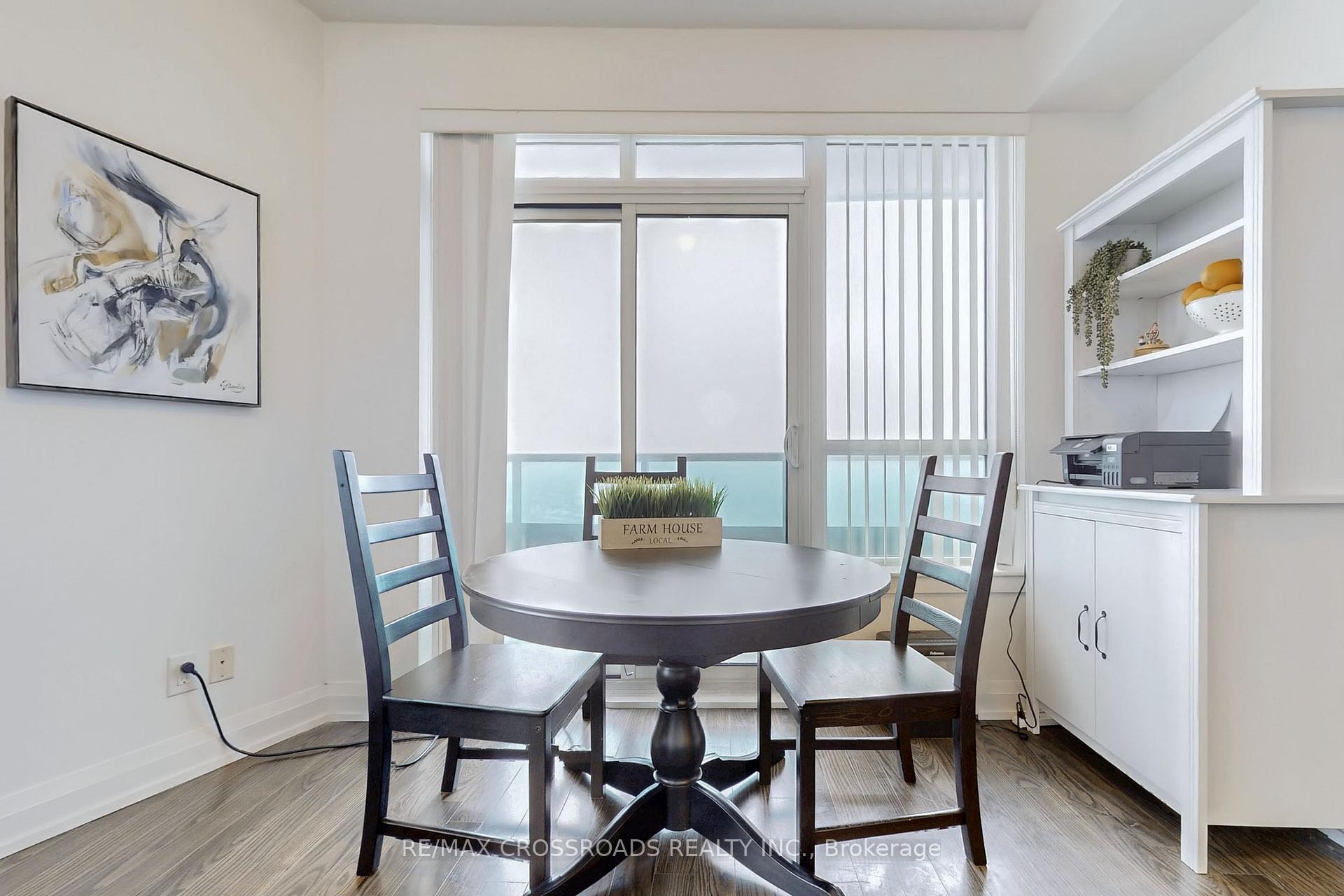 Photo 6 of Unit 2408, 7171 Yonge Street, Markham, Thornhill — HOMEH
