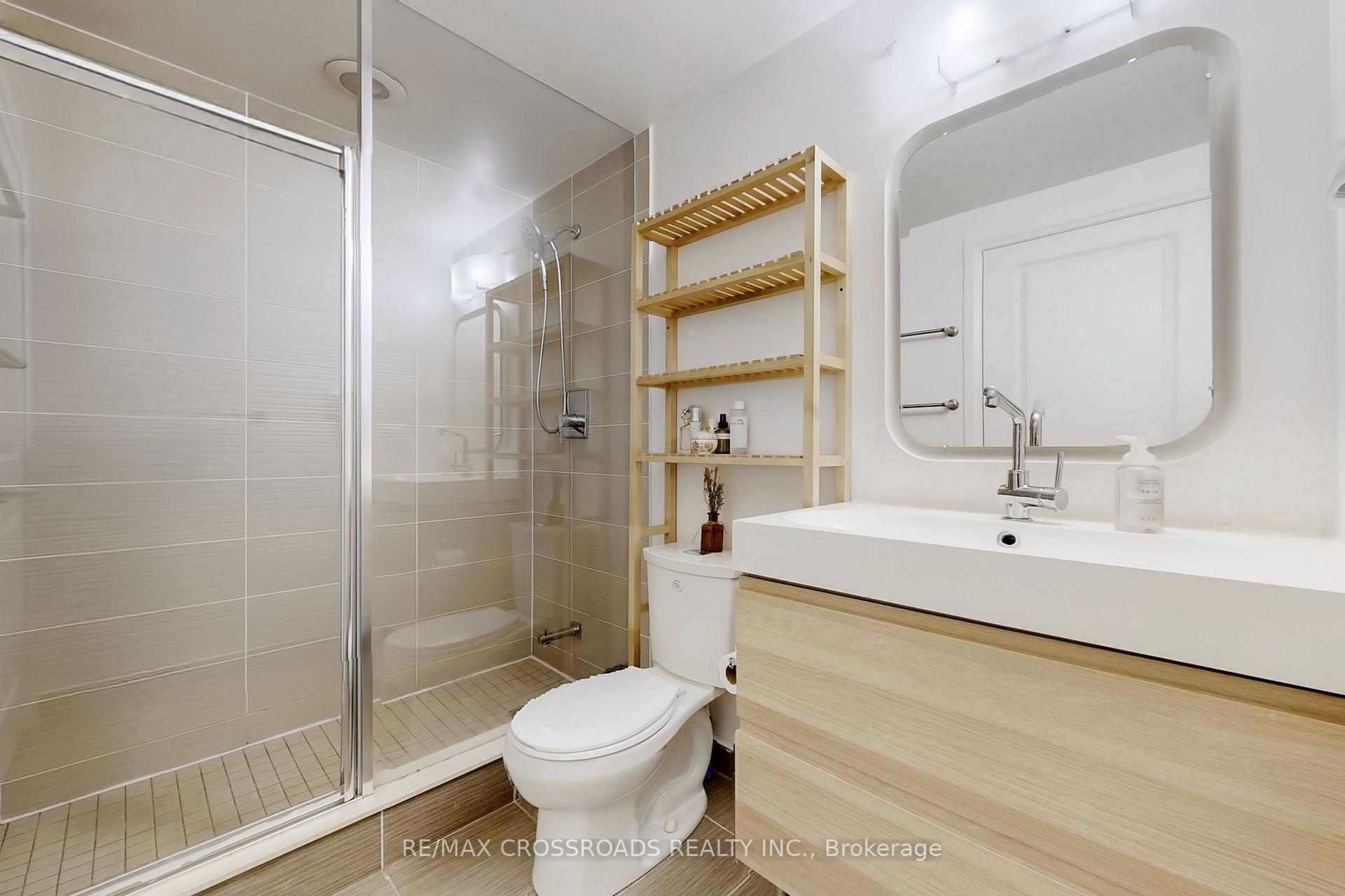 Photo 10 of Unit 2408, 7171 Yonge Street, Markham, Thornhill — HOMEH