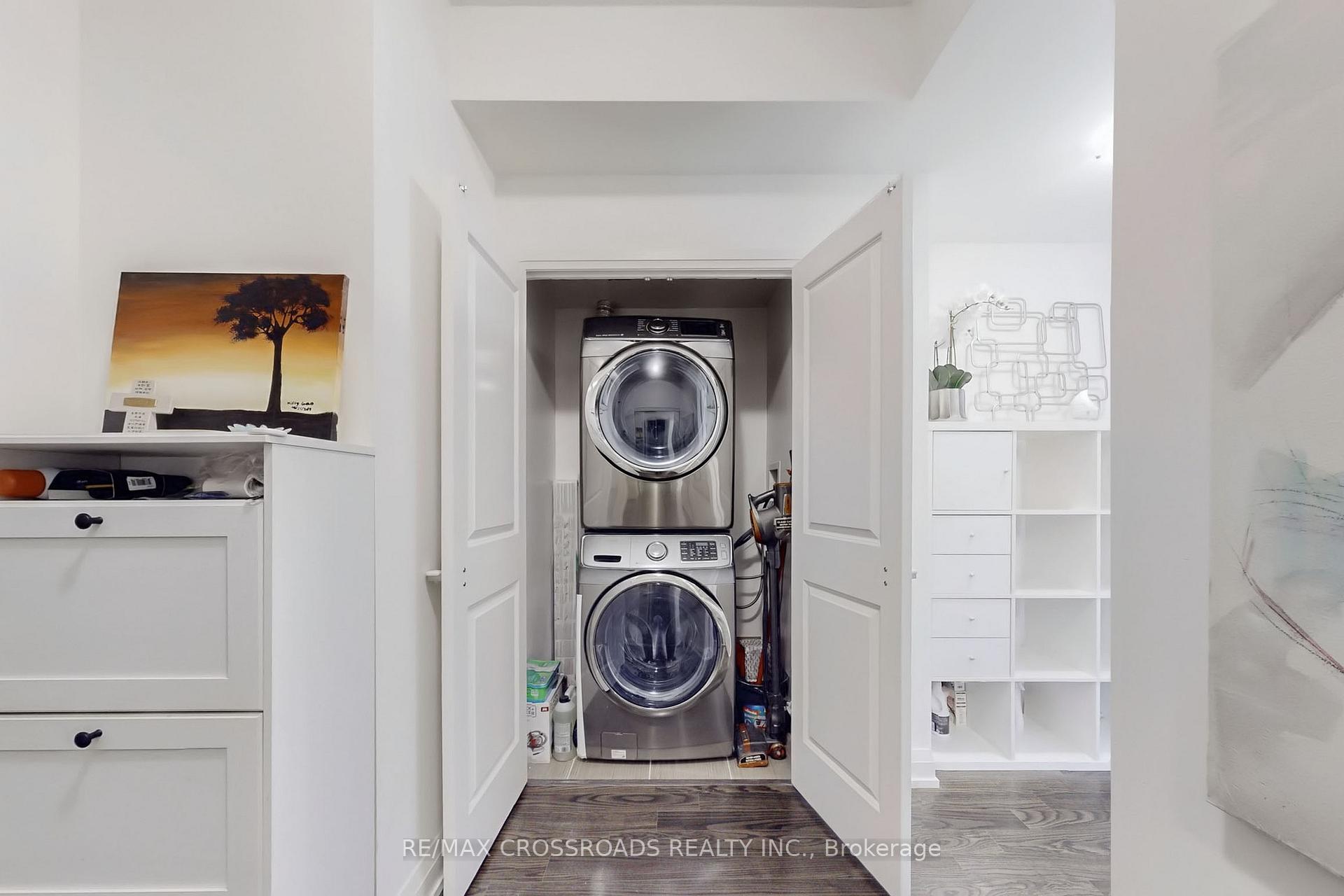 Photo 14 of Unit 2408, 7171 Yonge Street, Markham, Thornhill — HOMEH