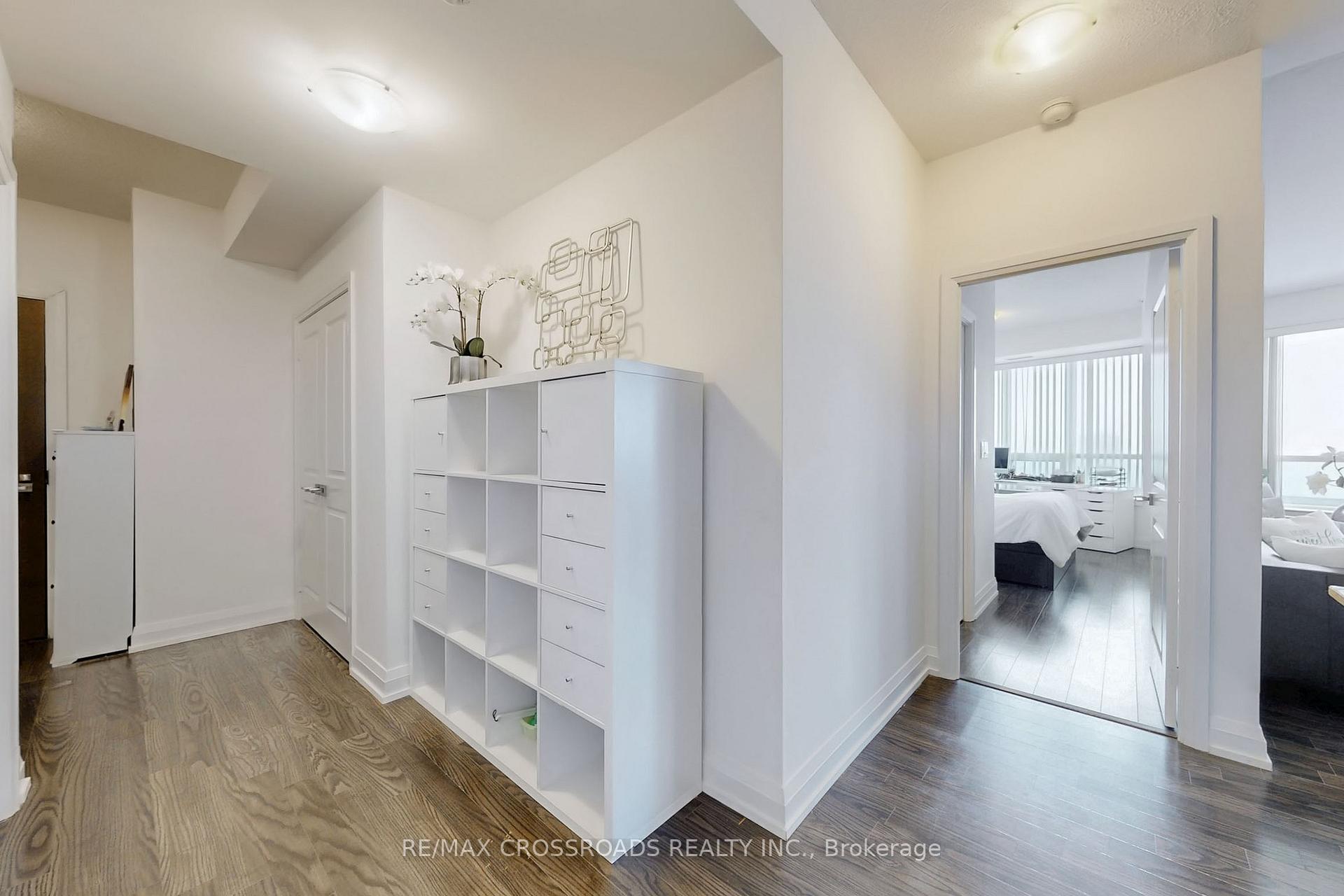 Photo 15 of Unit 2408, 7171 Yonge Street, Markham, Thornhill — HOMEH