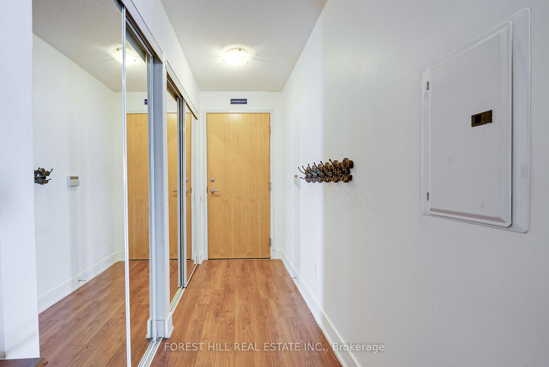 Photo 3 of Unit 1703, 1048 Broadview Avenue, Toronto, Broadview North — HOMEH