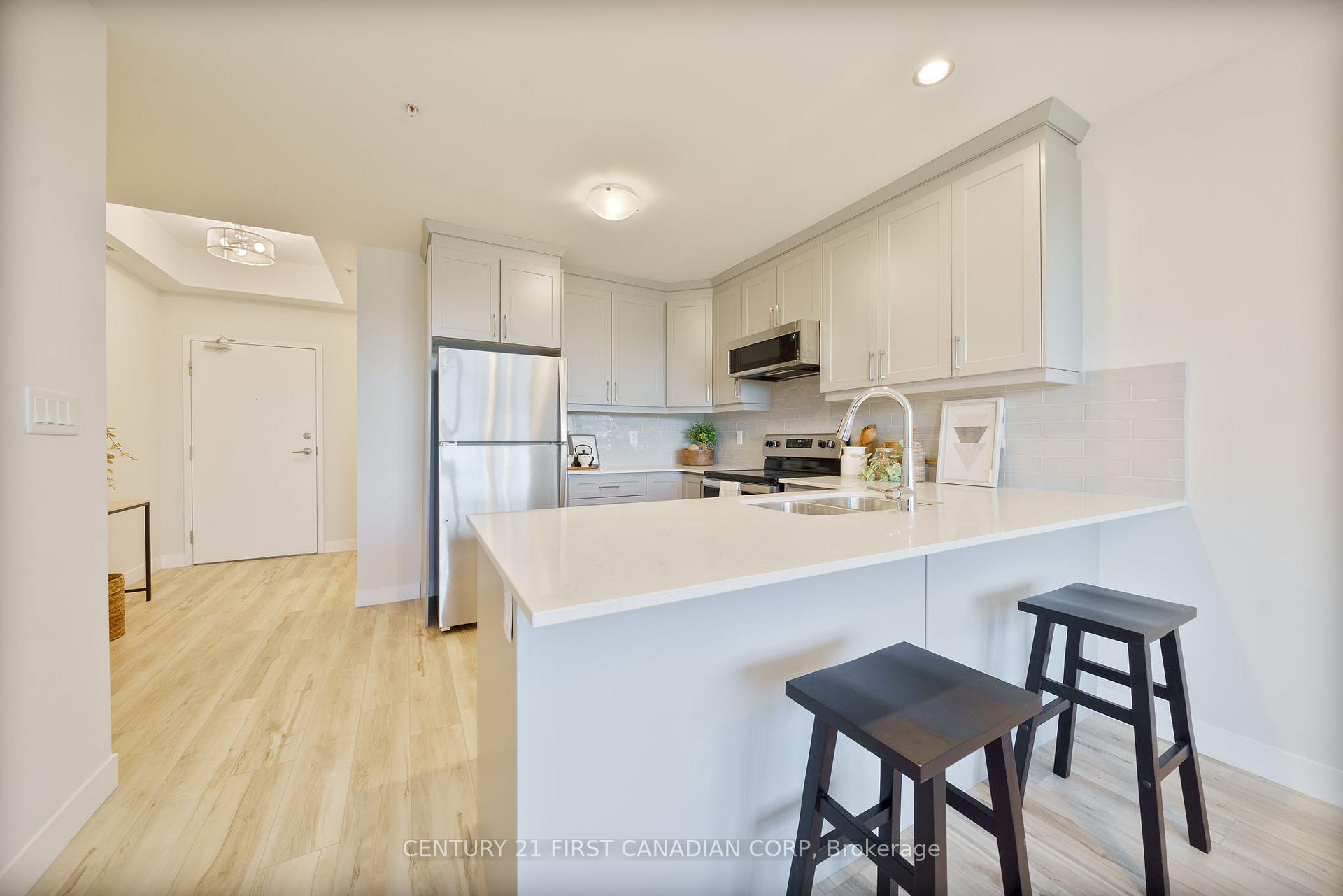 Photo 9 of Unit 415, 100 The Promenade, Central Elgin, Rural Central Elgin — HOMEH