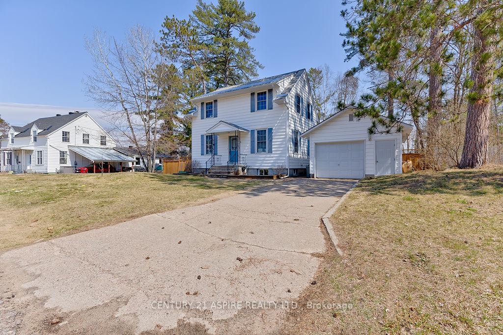 Photo 1 of 18 Wolfe Avenue, Deep River — HOMEH