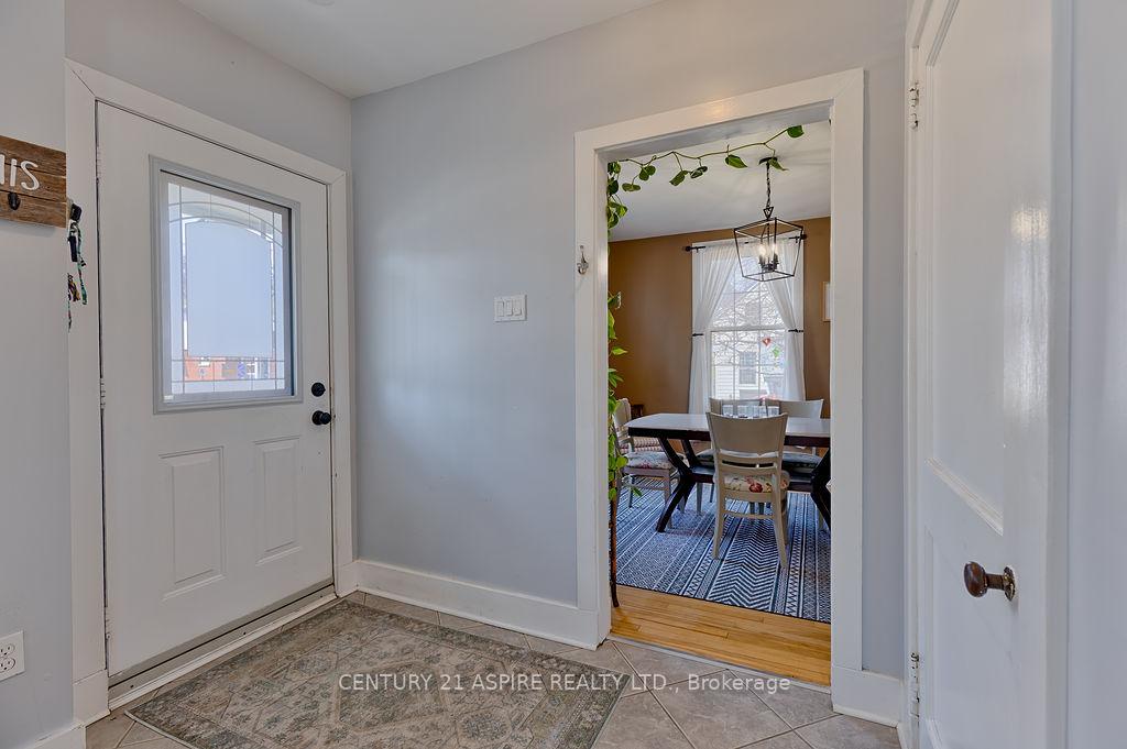 Photo 3 of 18 Wolfe Avenue, Deep River — HOMEH