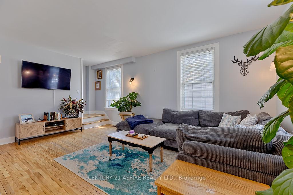 Photo 5 of 18 Wolfe Avenue, Deep River — HOMEH