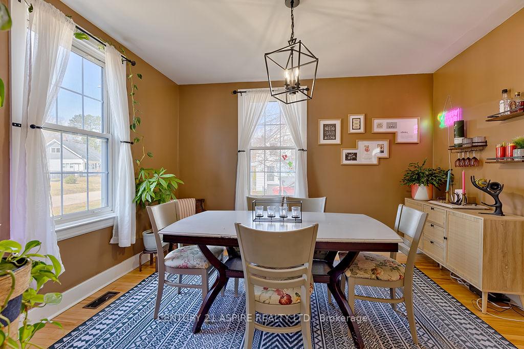 Photo 8 of 18 Wolfe Avenue, Deep River — HOMEH