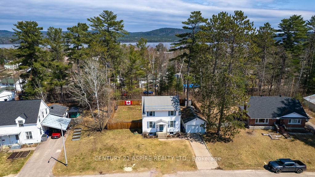 Photo 31 of 18 Wolfe Avenue, Deep River — HOMEH