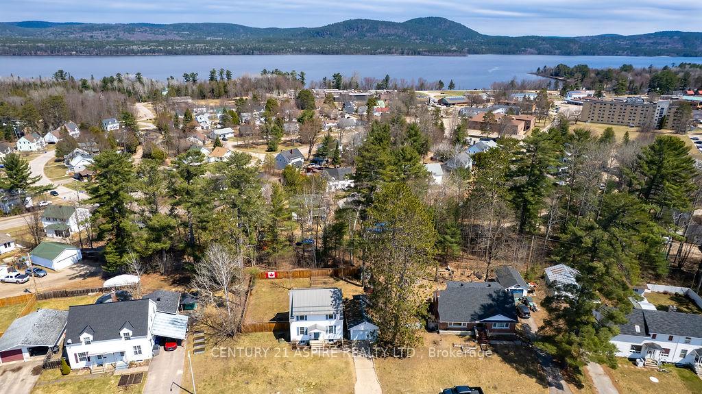 Photo 33 of 18 Wolfe Avenue, Deep River — HOMEH
