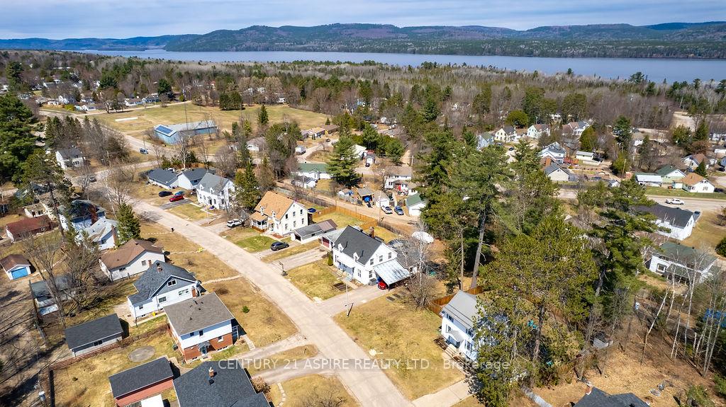 Photo 34 of 18 Wolfe Avenue, Deep River — HOMEH
