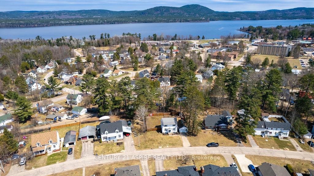 Photo 38 of 18 Wolfe Avenue, Deep River — HOMEH