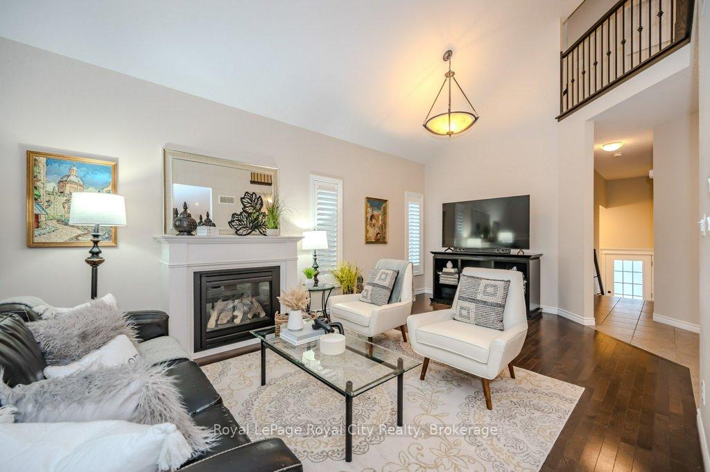 Photo 3 of Unit 7, 146 Downey Road, Guelph, Kortright Hills — HOMEH