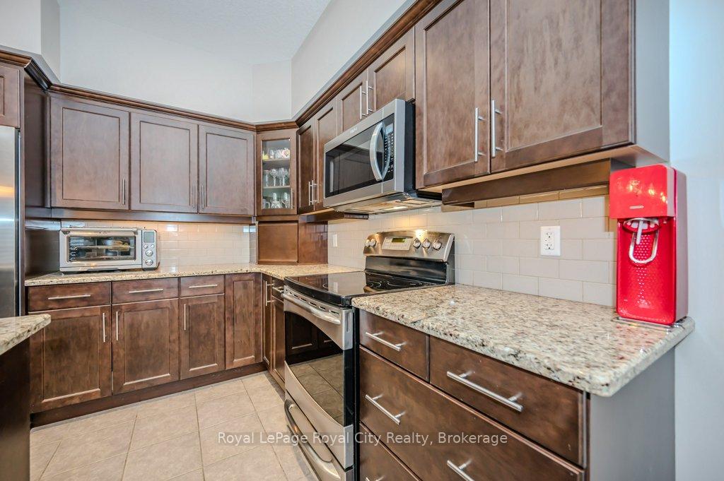 Photo 8 of Unit 7, 146 Downey Road, Guelph, Kortright Hills — HOMEH