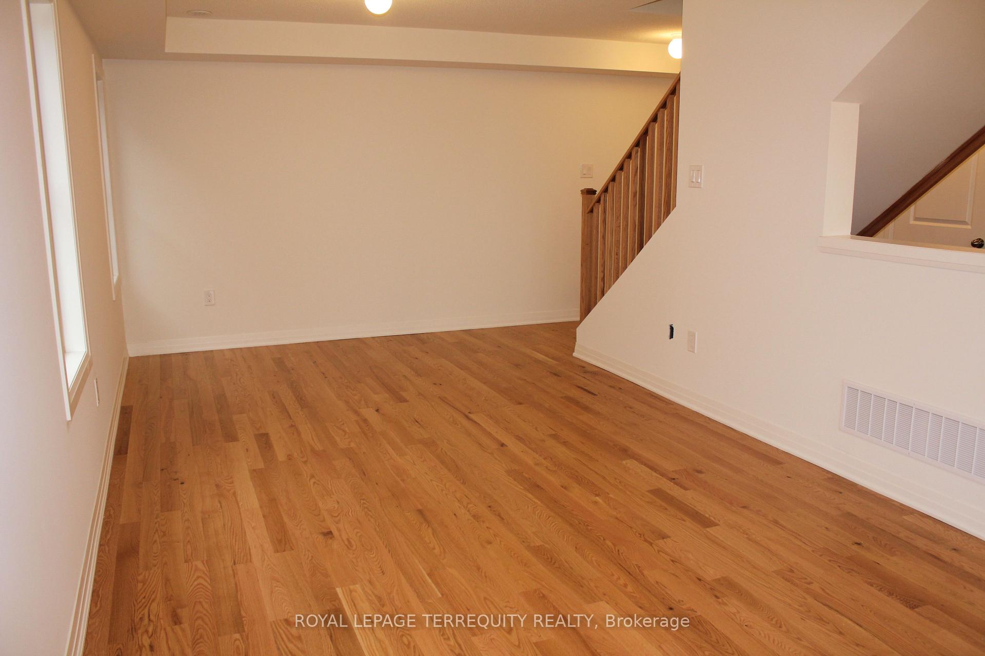 Photo 6 of 232 Lord Elgin Way, Clarington, Bowmanville — HOMEH