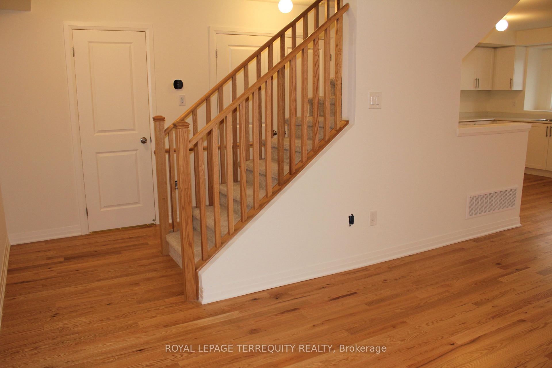 Photo 9 of 232 Lord Elgin Way, Clarington, Bowmanville — HOMEH