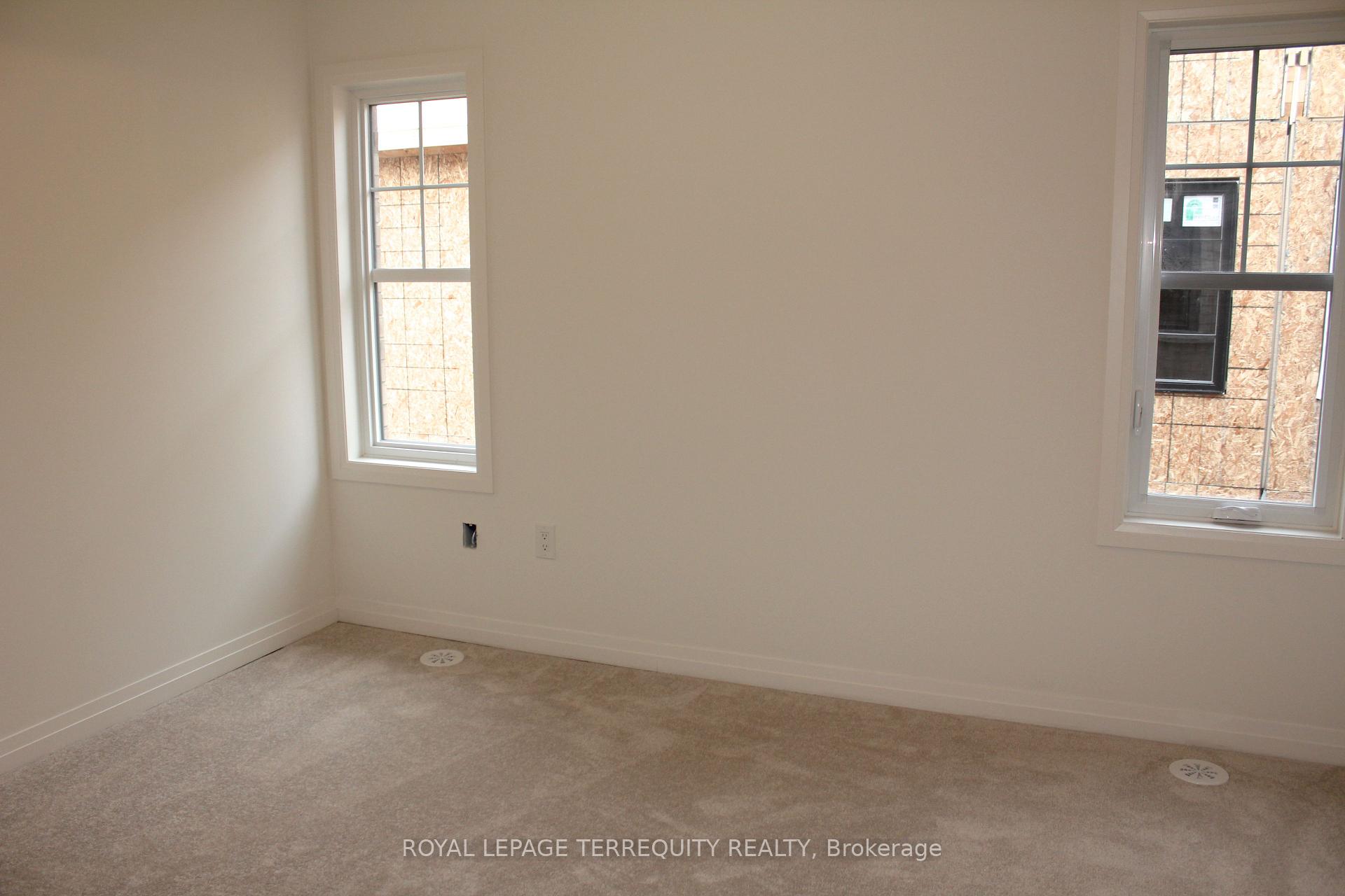 Photo 13 of 232 Lord Elgin Way, Clarington, Bowmanville — HOMEH