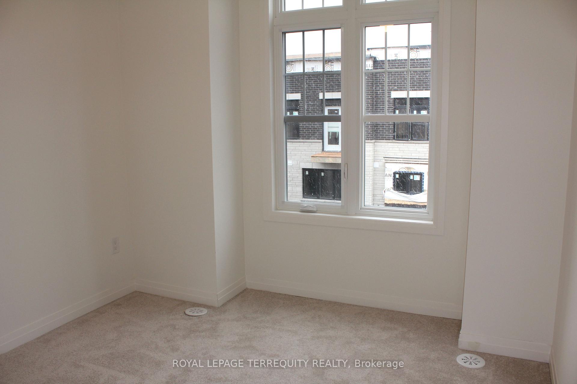 Photo 15 of 232 Lord Elgin Way, Clarington, Bowmanville — HOMEH