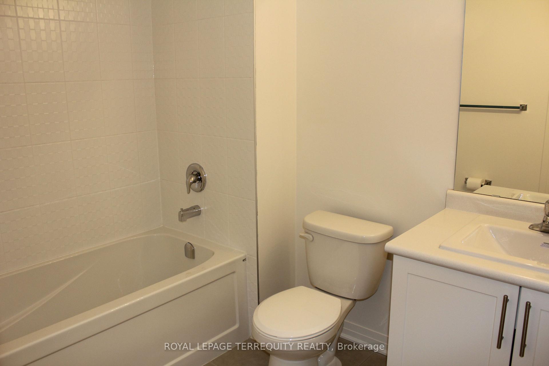Photo 16 of 232 Lord Elgin Way, Clarington, Bowmanville — HOMEH