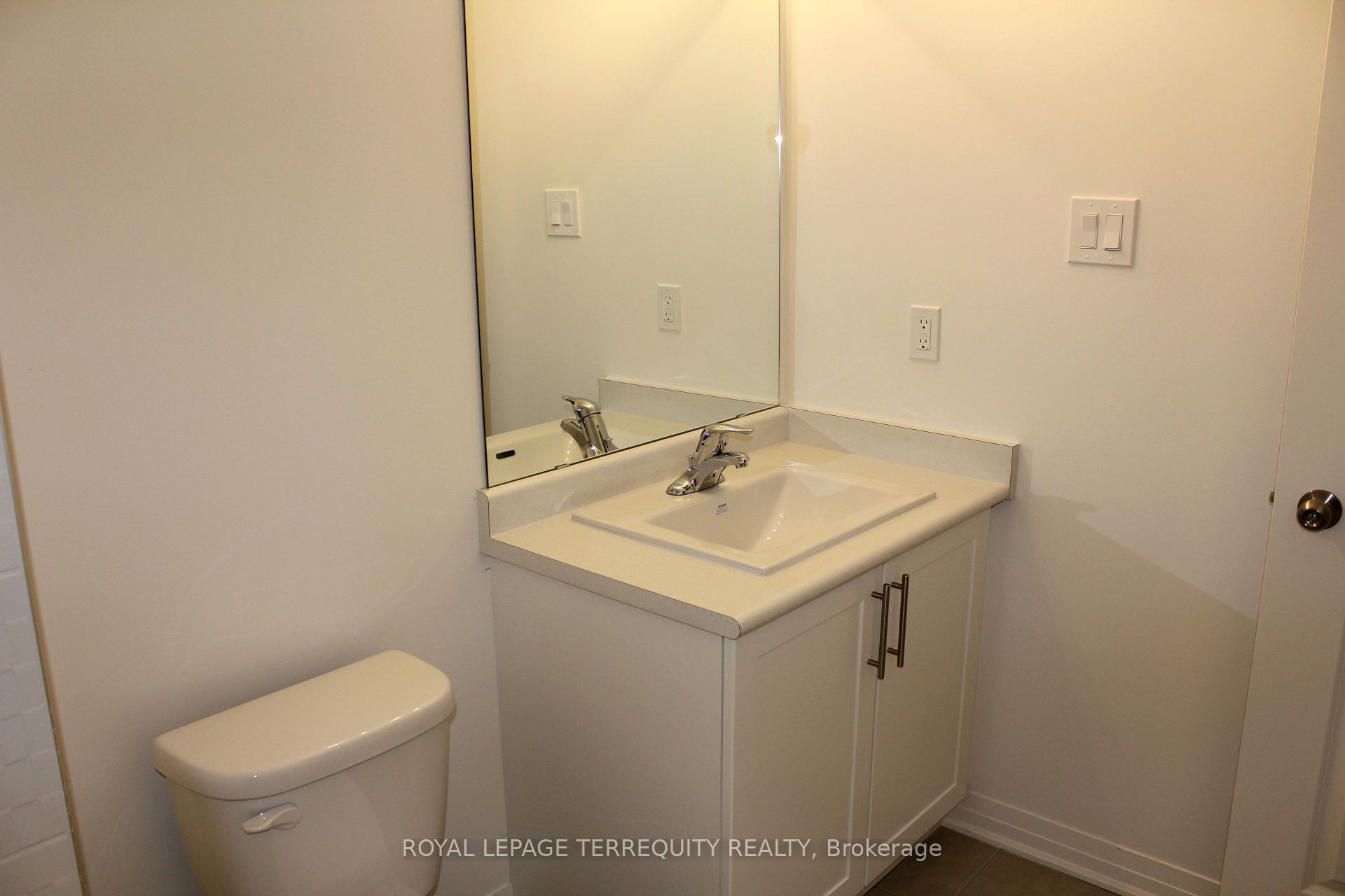 Photo 17 of 232 Lord Elgin Way, Clarington, Bowmanville — HOMEH