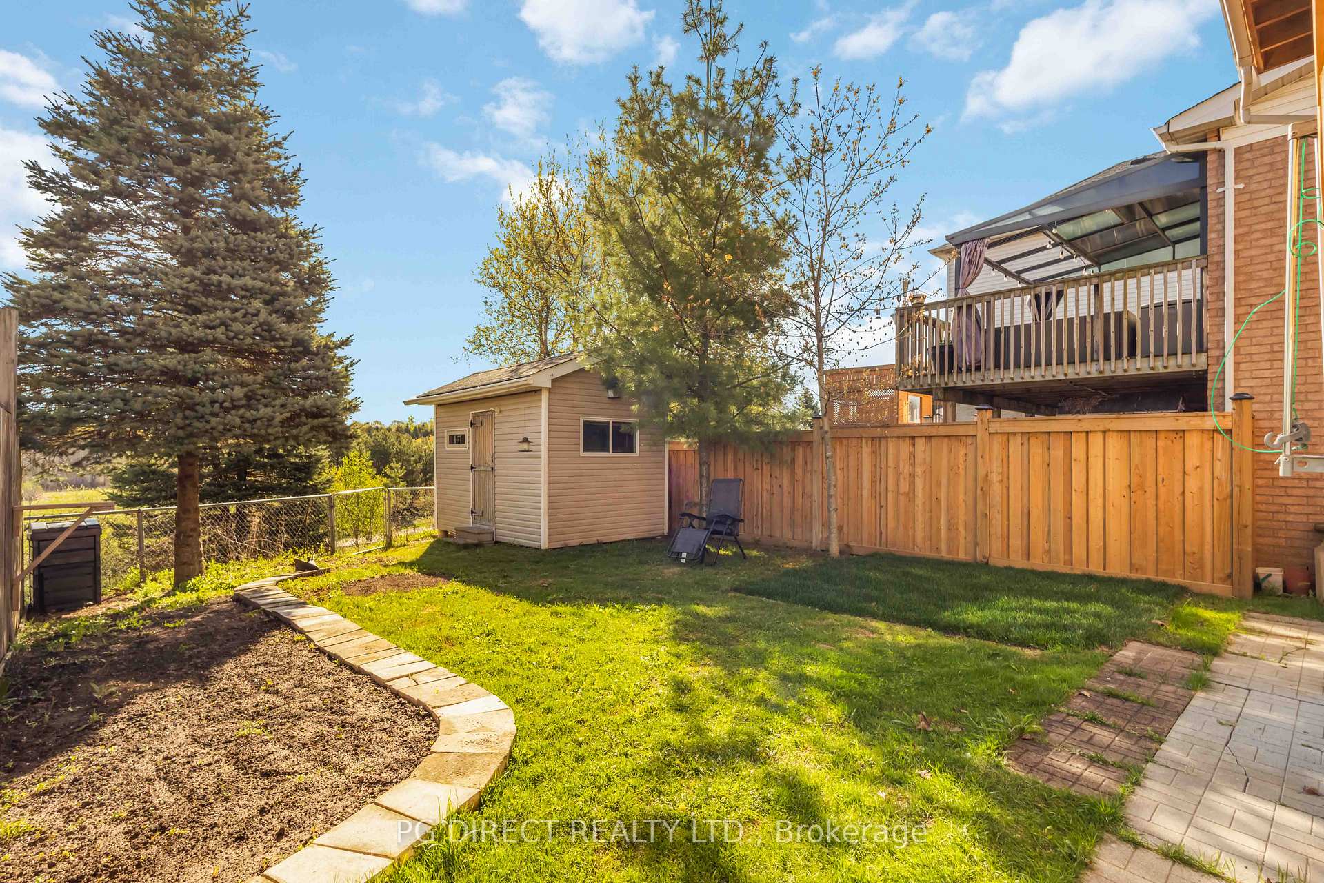Photo 3 of 19 Cotton Street, Clarington, Bowmanville — HOMEH