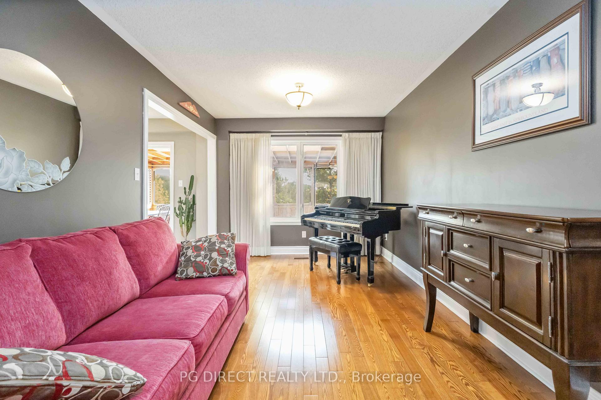 Photo 5 of 19 Cotton Street, Clarington, Bowmanville — HOMEH