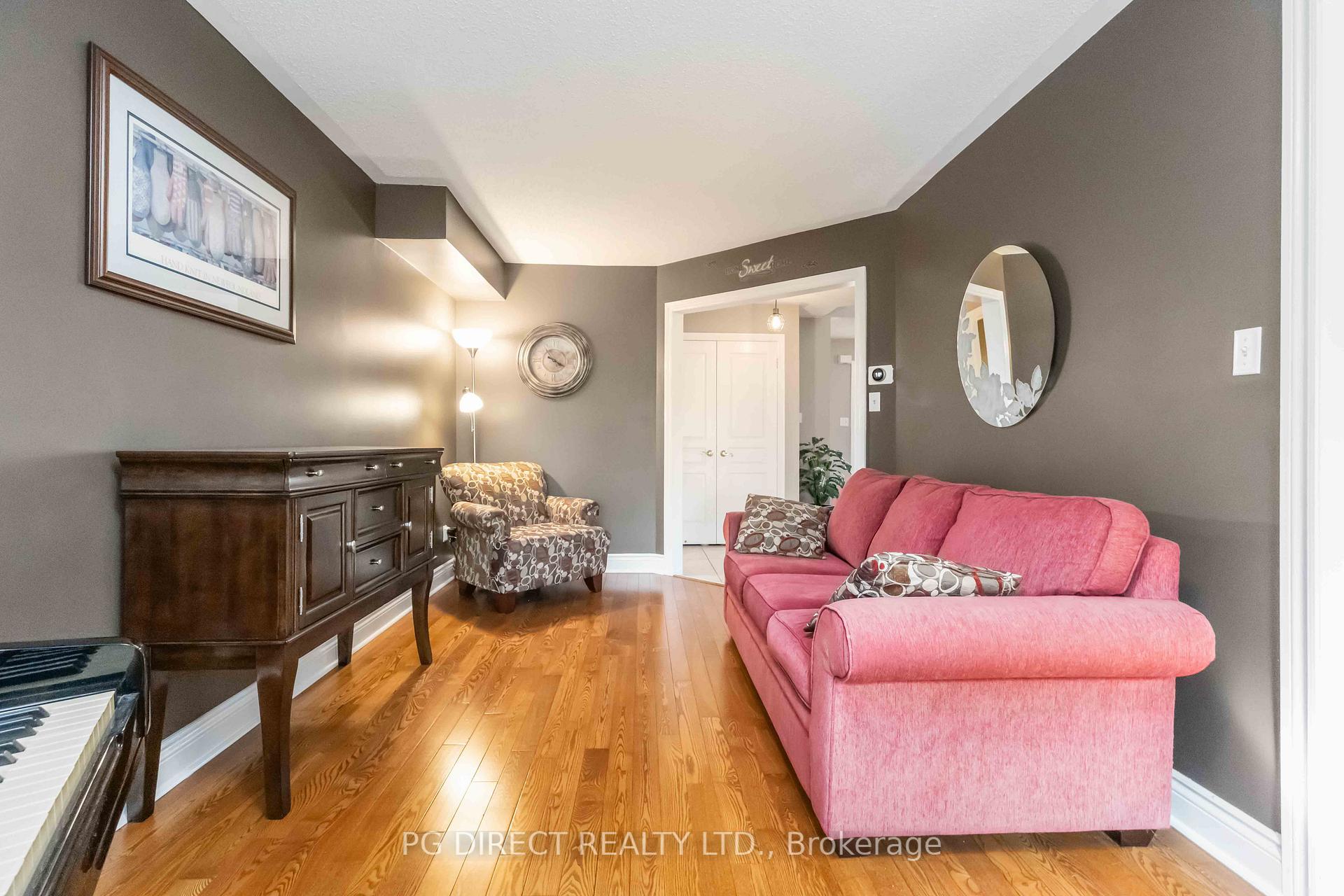 Photo 6 of 19 Cotton Street, Clarington, Bowmanville — HOMEH