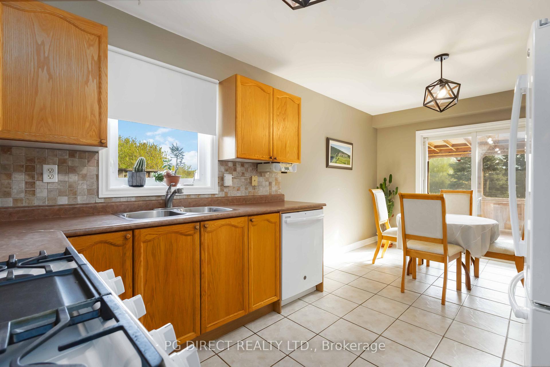 Photo 8 of 19 Cotton Street, Clarington, Bowmanville — HOMEH