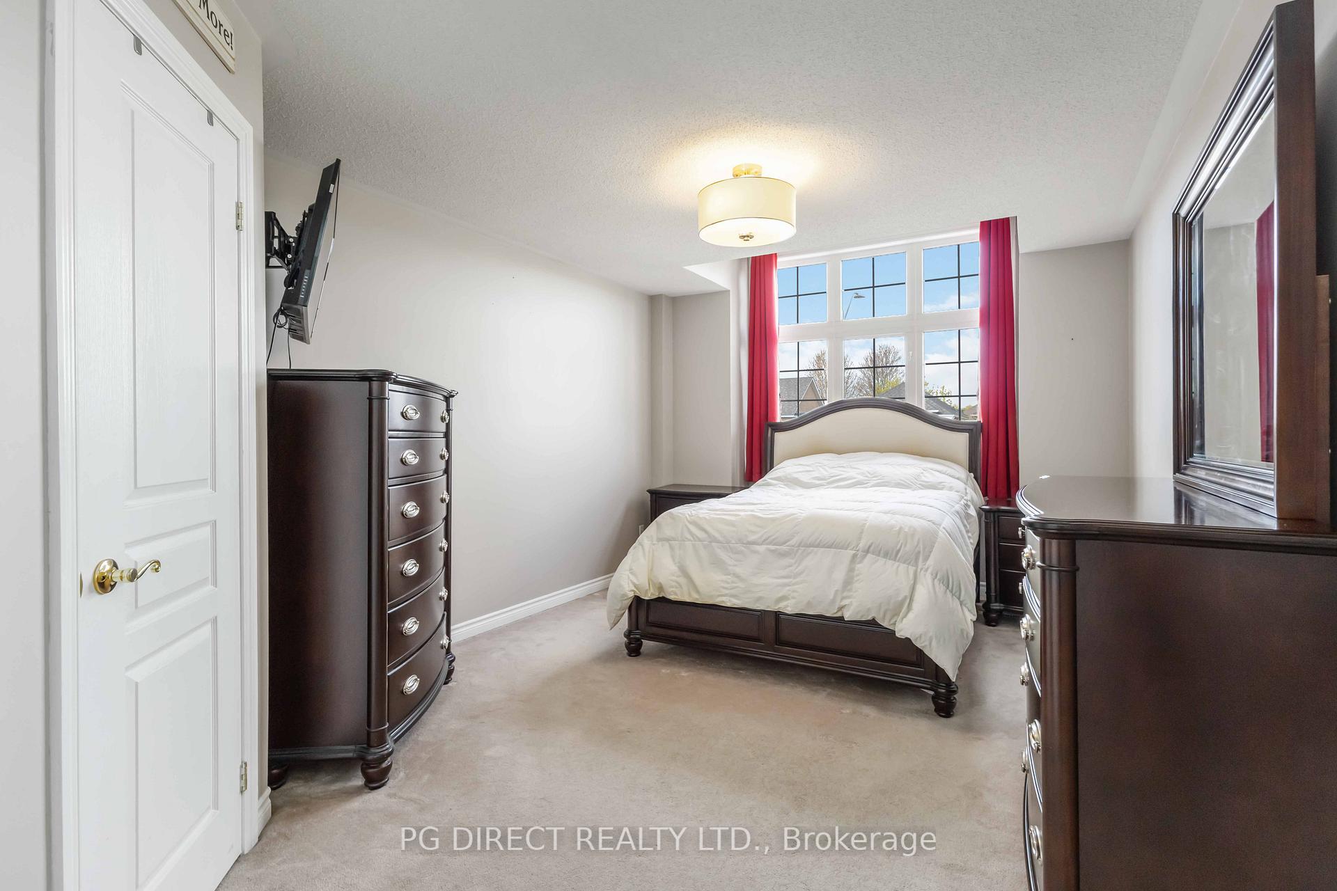 Photo 13 of 19 Cotton Street, Clarington, Bowmanville — HOMEH