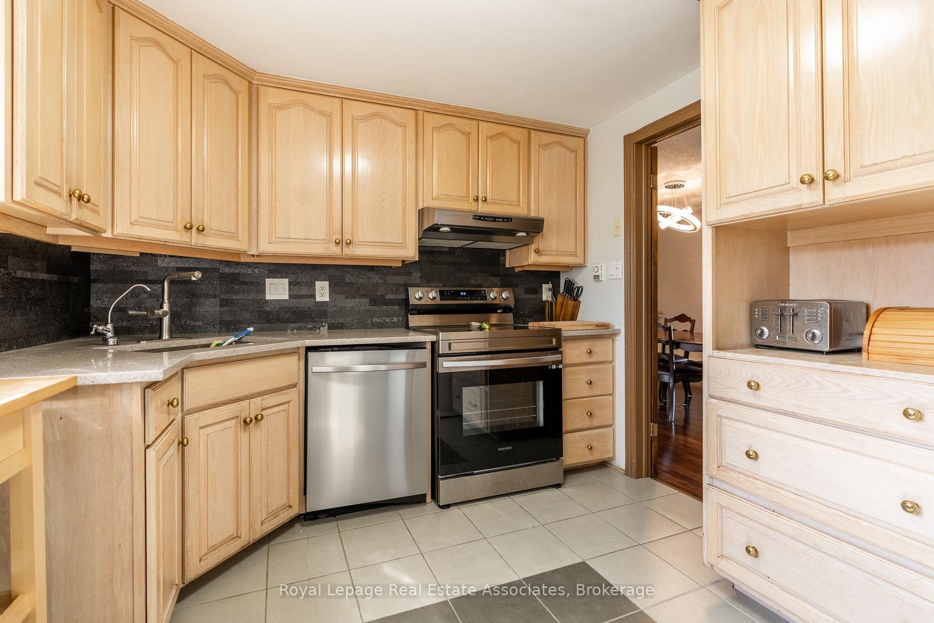 Photo 14 of Unit 41, 1250 Limeridge Road E, Hamilton, Trenholme — HOMEH