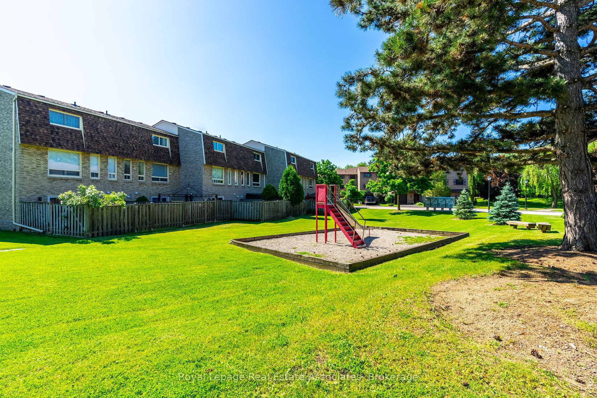 Photo 35 of Unit 41, 1250 Limeridge Road E, Hamilton, Trenholme — HOMEH