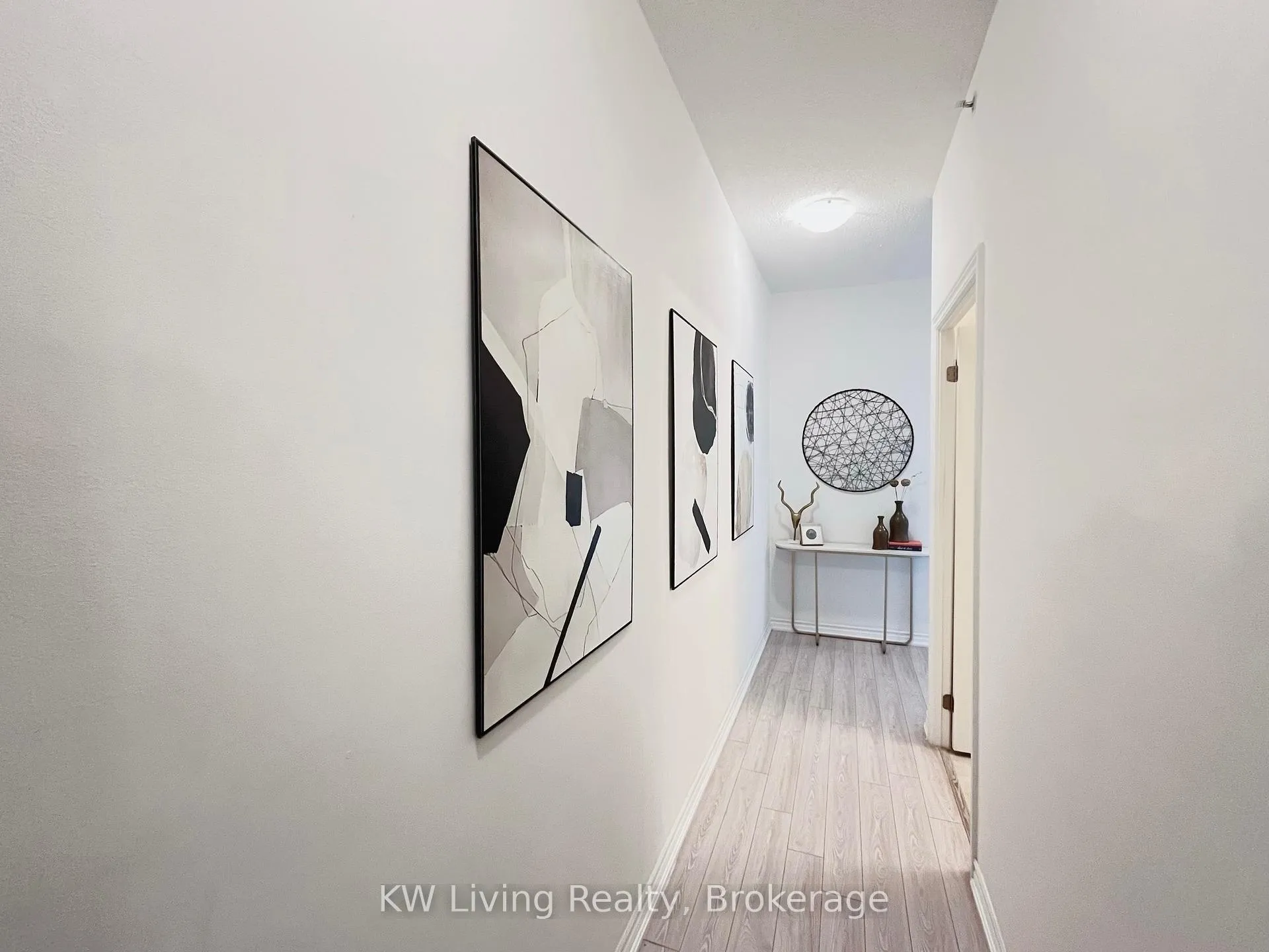 Photo 1 of Unit 706, 8323 Kennedy Road, Markham, Village Green-South Unionville — HOMEH