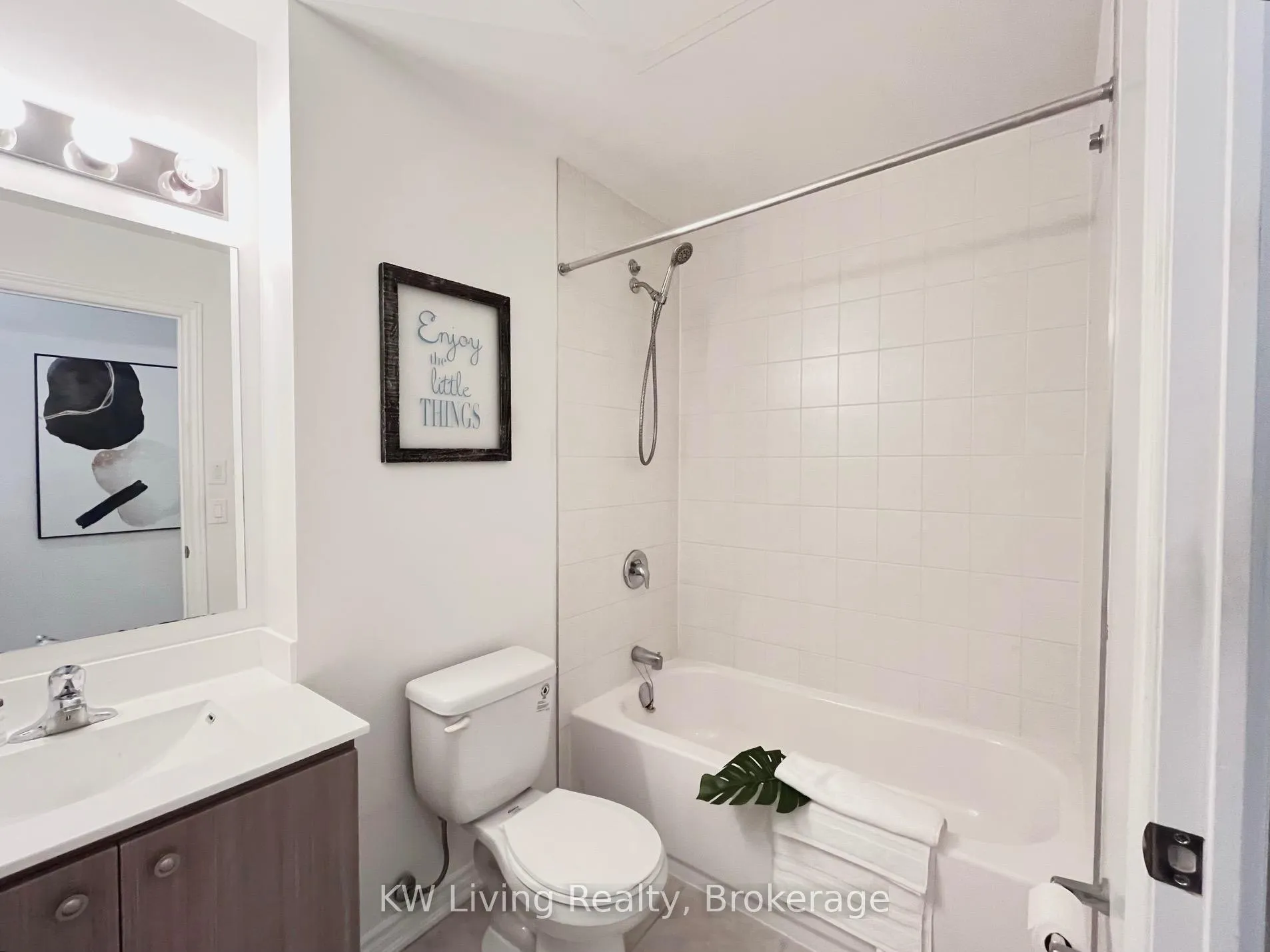 Photo 4 of Unit 706, 8323 Kennedy Road, Markham, Village Green-South Unionville — HOMEH