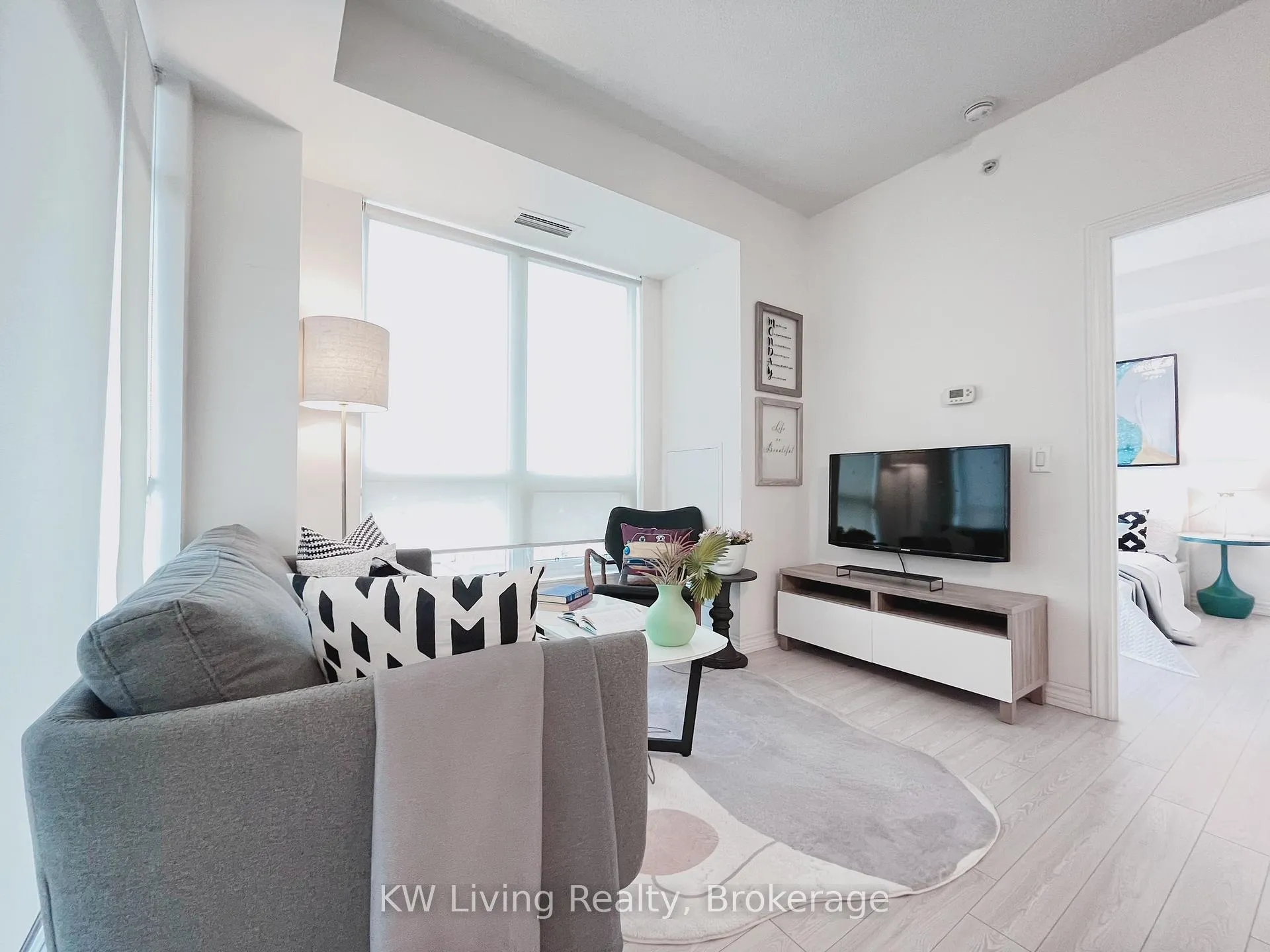 Photo 10 of Unit 706, 8323 Kennedy Road, Markham, Village Green-South Unionville — HOMEH
