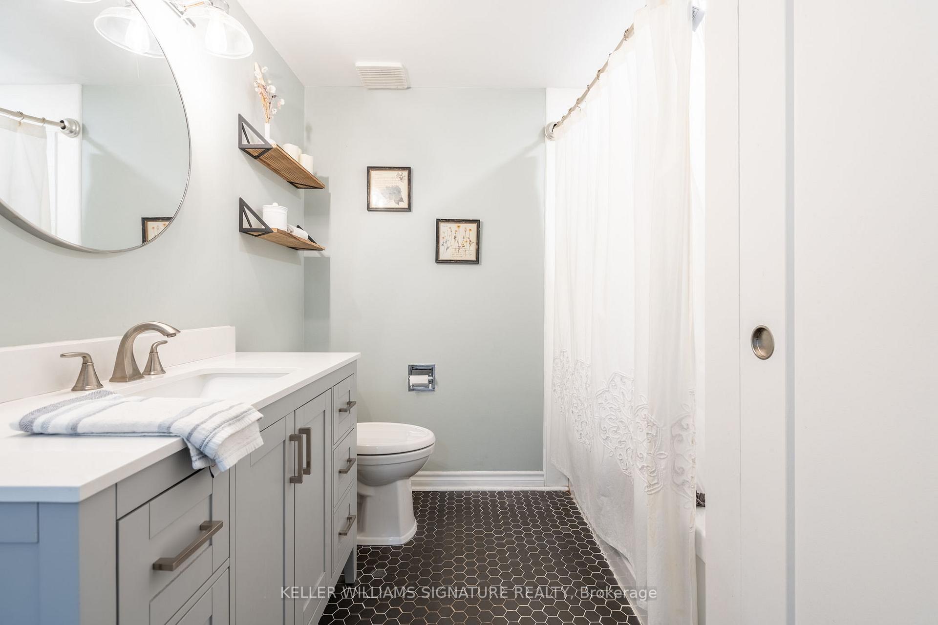 Photo 10 of Unit 29, 11 Burdock Lane, Hamilton, Dundas — HOMEH