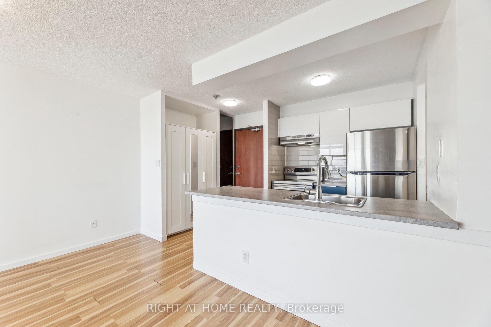 Photo 6 of Unit 1101, 1625 Pickering Parkway, Pickering, Village East — HOMEH