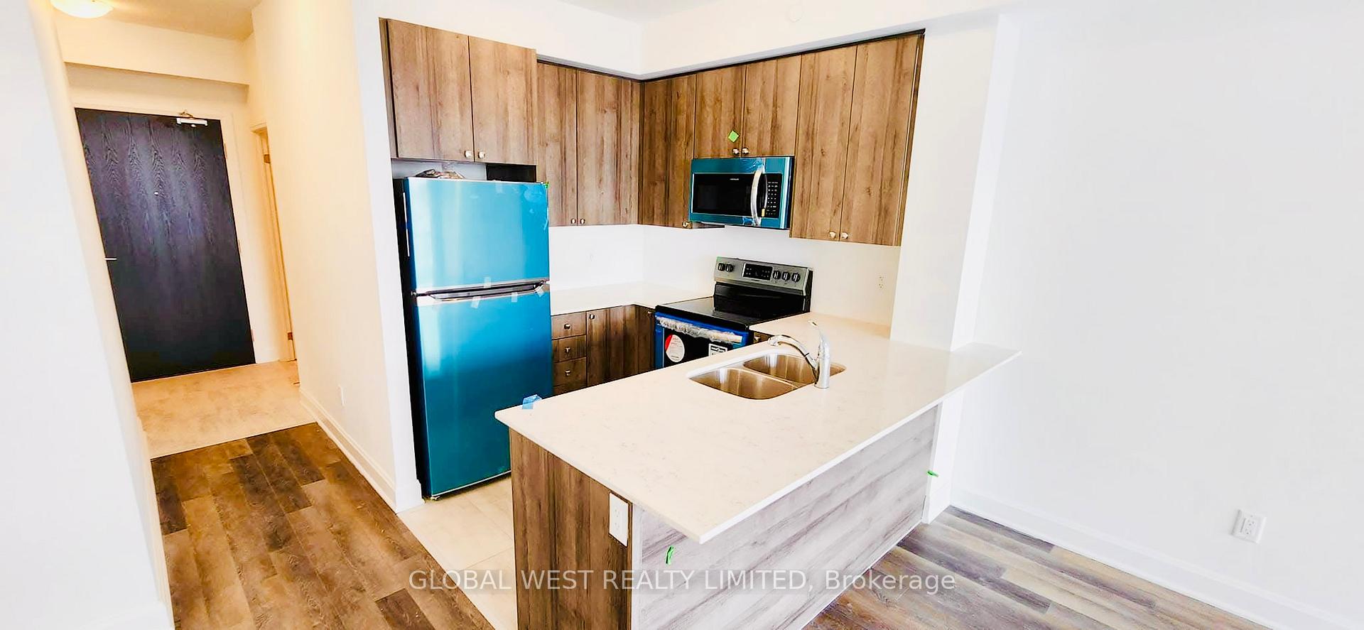Photo 13 of Unit 209, 50 Lakebreeze Drive, Clarington, Newcastle — HOMEH