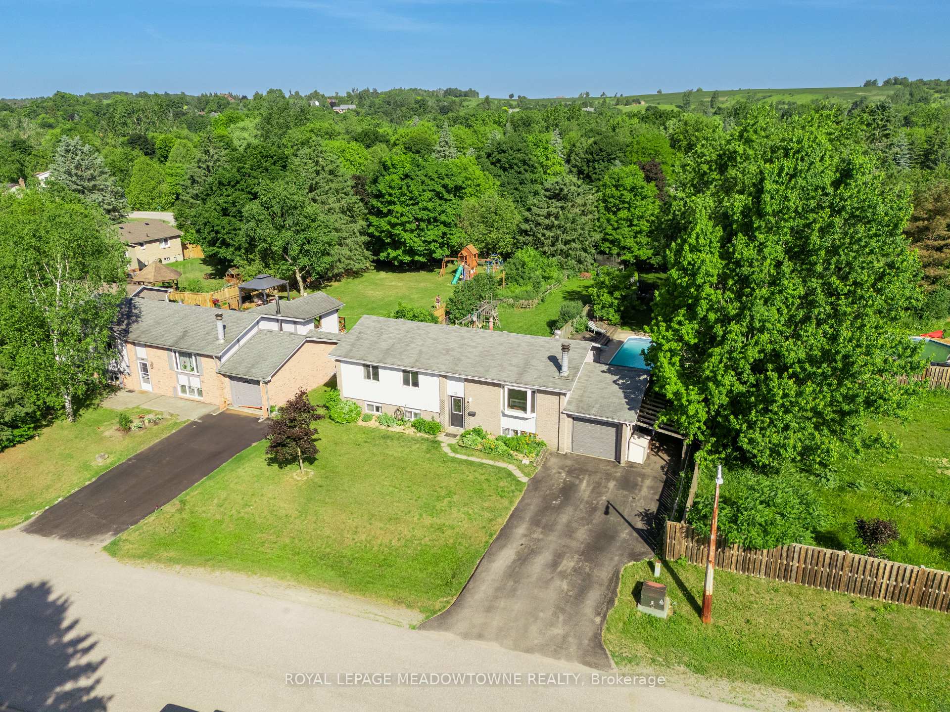 Photo 1 of 22 Douglas Crescent, Erin, Rural Erin — HOMEH