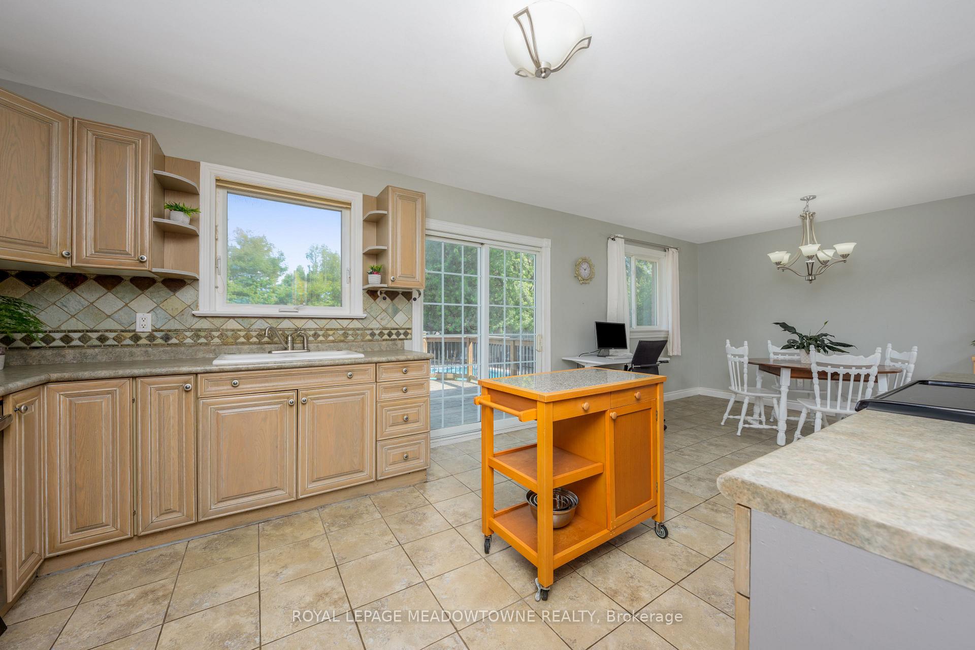 Photo 11 of 22 Douglas Crescent, Erin, Rural Erin — HOMEH