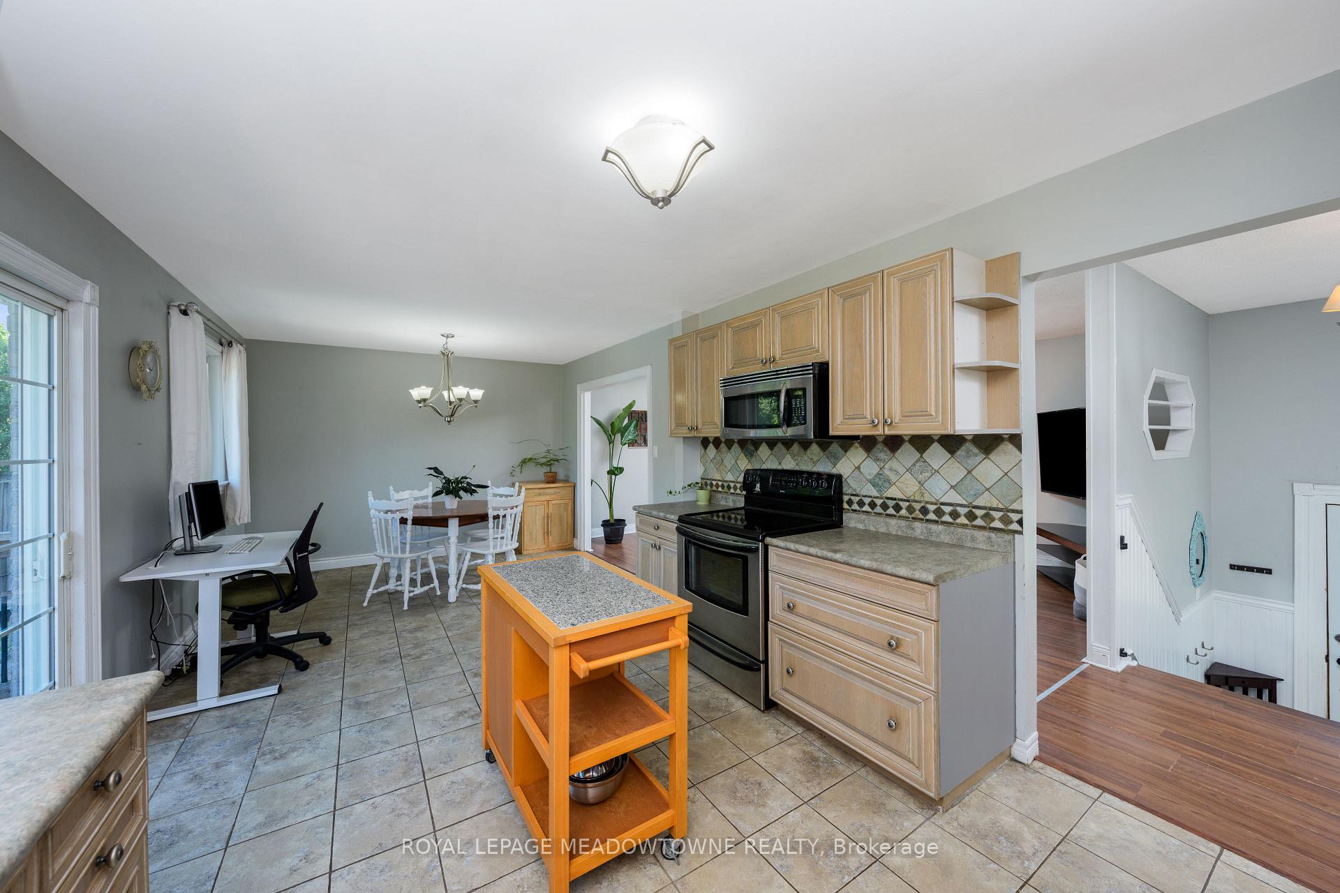 Photo 13 of 22 Douglas Crescent, Erin, Rural Erin — HOMEH