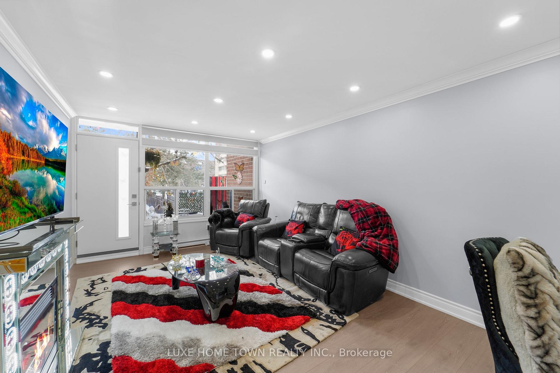 Photo 9 of Unit 121, 95 Leeward Glenway, Toronto, Flemingdon Park — HOMEH