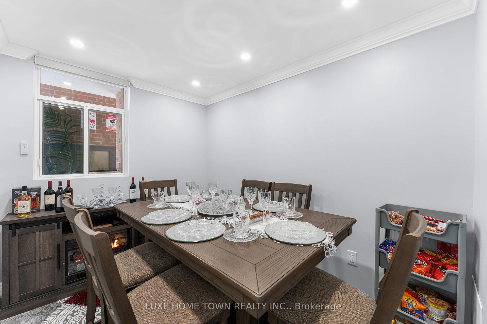 Photo 12 of Unit 121, 95 Leeward Glenway, Toronto, Flemingdon Park — HOMEH