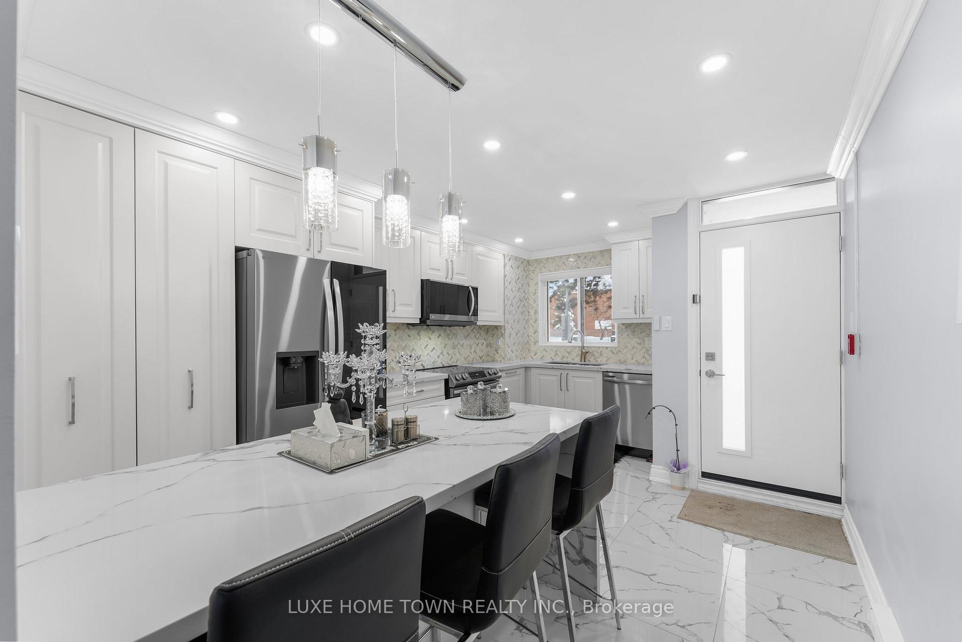 Photo 15 of Unit 121, 95 Leeward Glenway, Toronto, Flemingdon Park — HOMEH